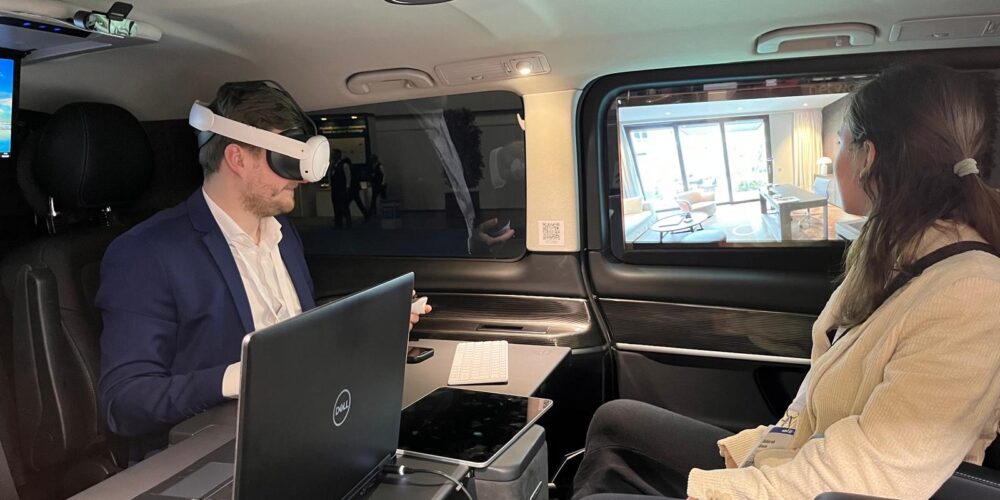 Meeting Situation with VR Goggles in the ROLFHARTGE Future Car
